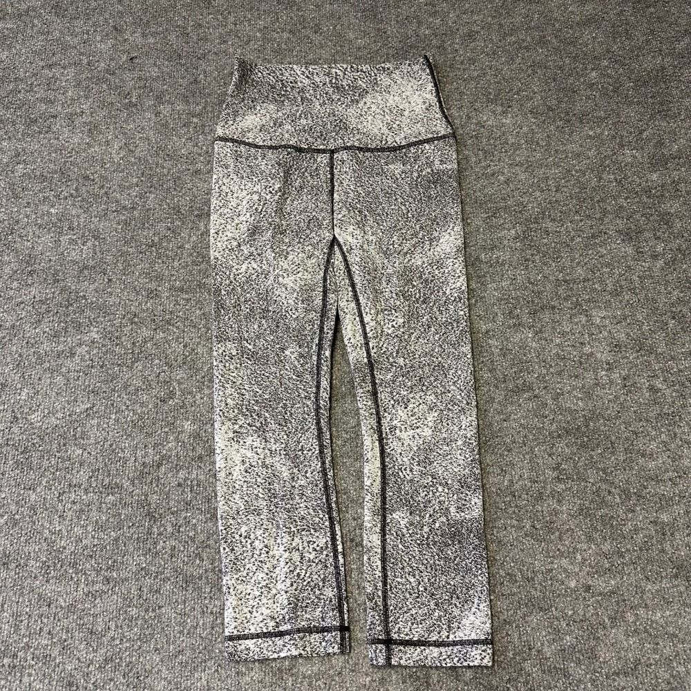 Lululemon Leggings Womens Size 4 Black White Space Dye High Rise Crop Athletic
